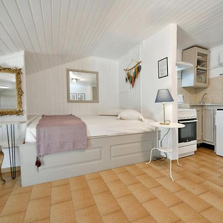 Athina Guesthouse Ídra Kültér fotó