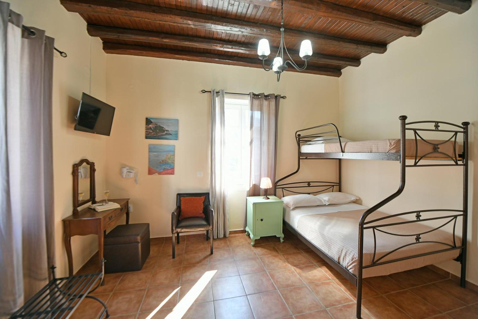Athina Guesthouse Ídra Kültér fotó